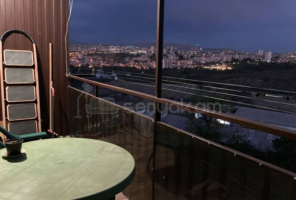 2 Սենյականոց Բնակարան Քարե Շենքում, 62քմ, 4/4 հարկ, Կապիտալ Վերանորոգված, Կահավորված, Արևկող