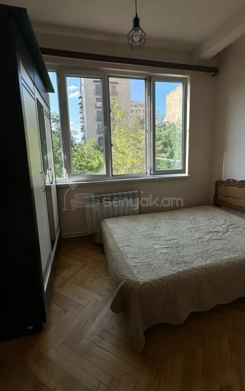 2 Սենյականոց Բնակարան Քարե Շենքում, 46քմ, 3/5 հարկ, Կապիտալ Վերանորոգված, Կահավորված