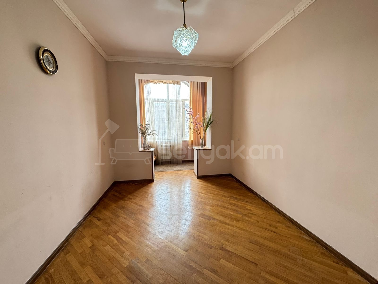 3 Սենյականոց Բնակարան Քարե Շենքում, 78քմ, 4/5 հարկ, Նորմալ Վիճակում