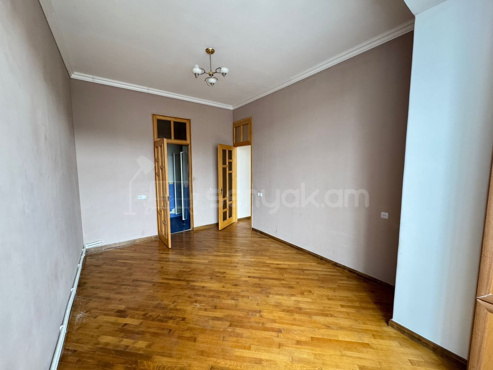 3 Սենյականոց Բնակարան Քարե Շենքում, 78քմ, 4/5 հարկ, Նորմալ Վիճակում