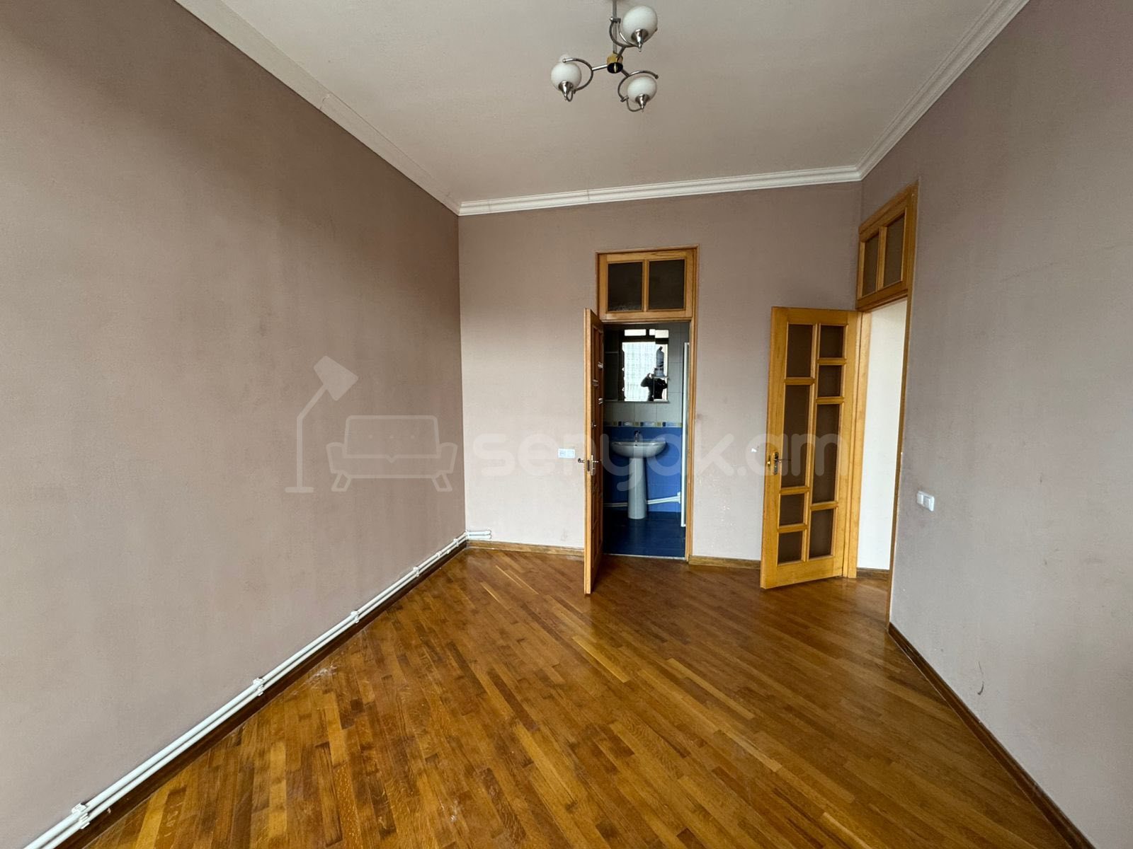 3 Սենյականոց Բնակարան Քարե Շենքում, 78քմ, 4/5 հարկ, Նորմալ Վիճակում