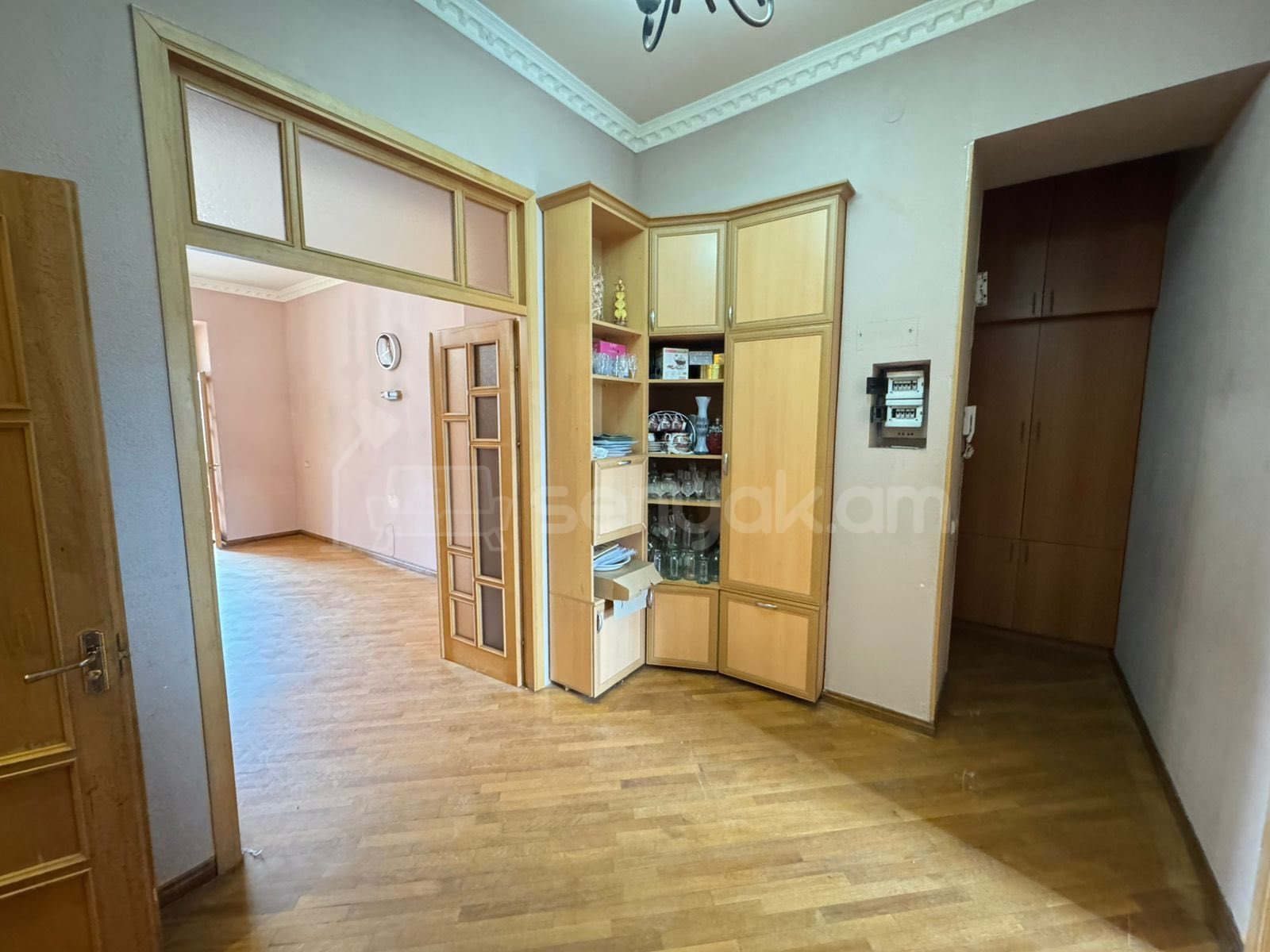 3 Սենյականոց Բնակարան Քարե Շենքում, 78քմ, 4/5 հարկ, Նորմալ Վիճակում