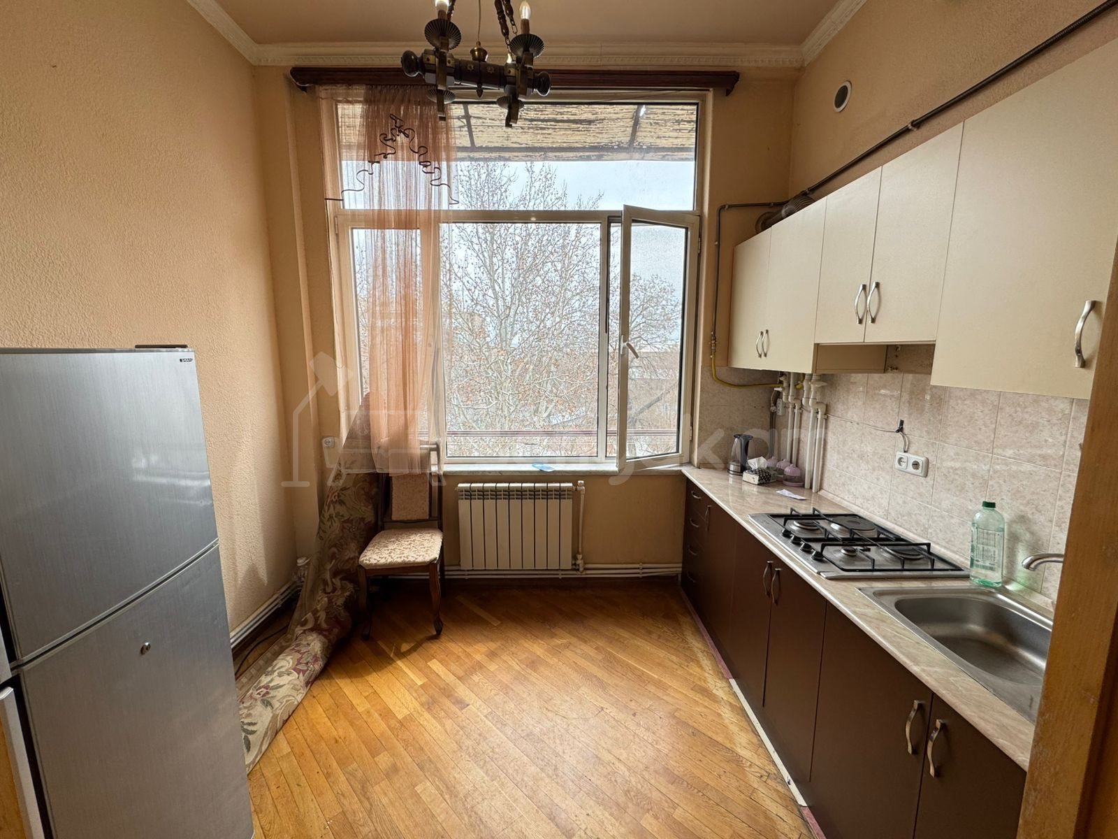 3 Սենյականոց Բնակարան Քարե Շենքում, 78քմ, 4/5 հարկ, Նորմալ Վիճակում