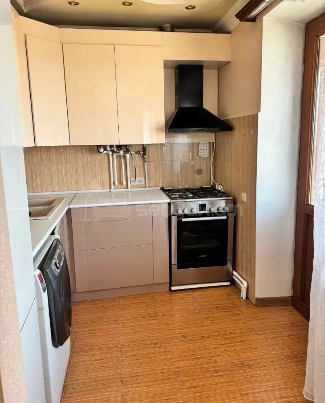 2 Սենյականոց Բնակարան Քարե Շենքում, 54քմ, 5/5 հարկ, Կապիտալ Վերանորոգված