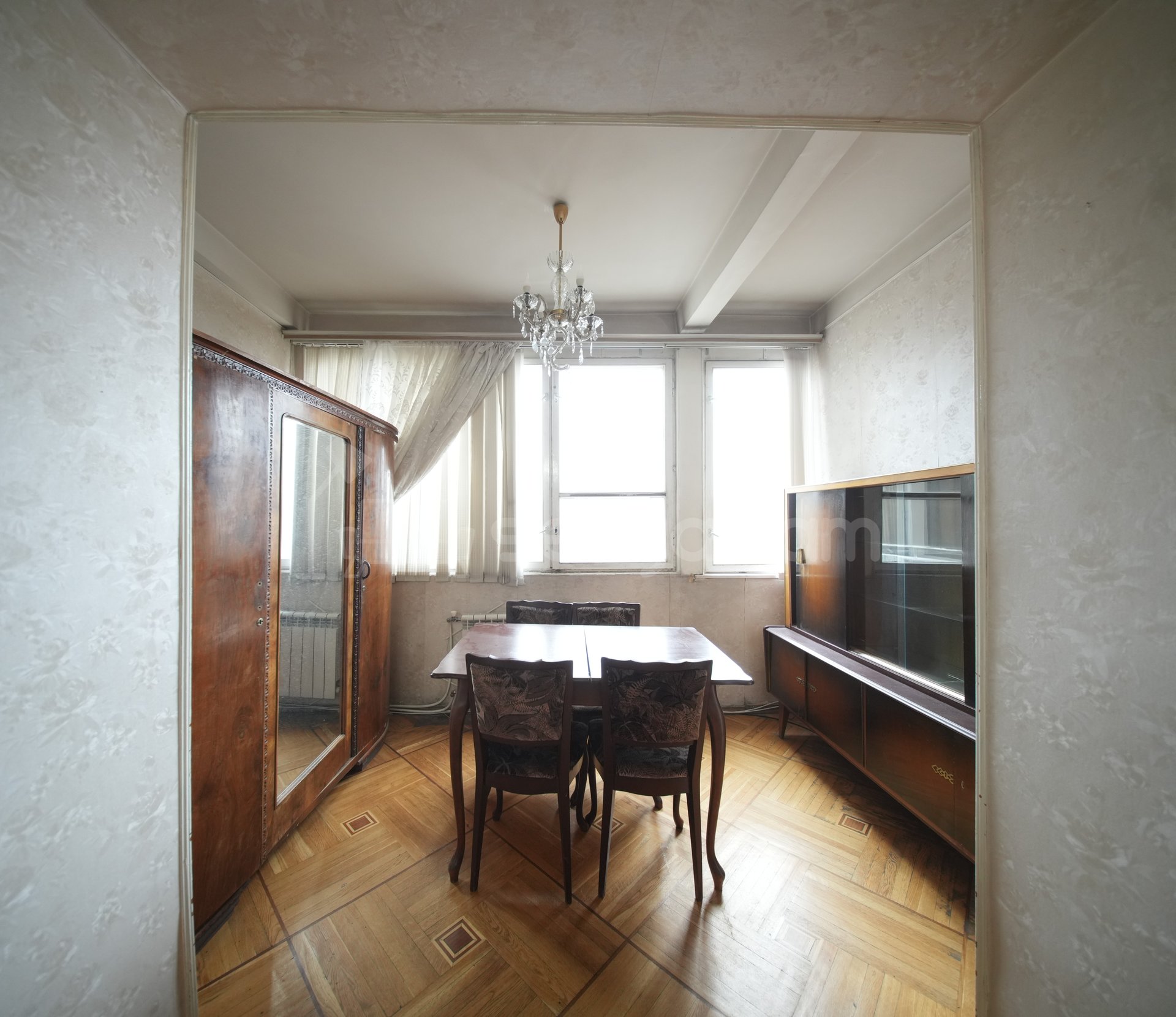 3 Սենյականոց Բնակարան Քարե Շենքում, 81քմ, 4/5 հարկ, Կապիտալ Վերանորոգված