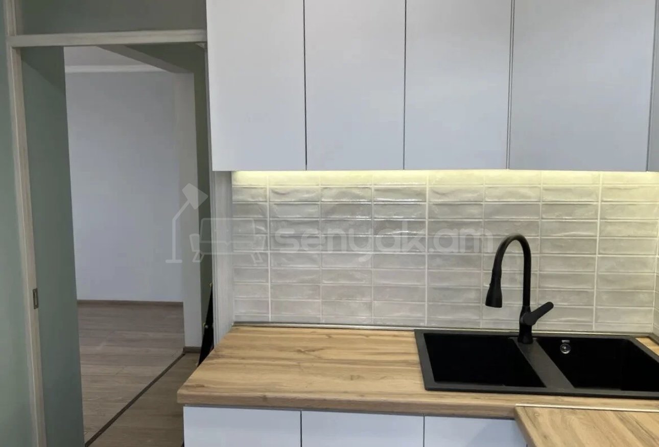 1 Սենյականոց Բնակարան, 37քմ, 3/5 հարկ, Կապիտալ Վերանորոգված, Կահավորված