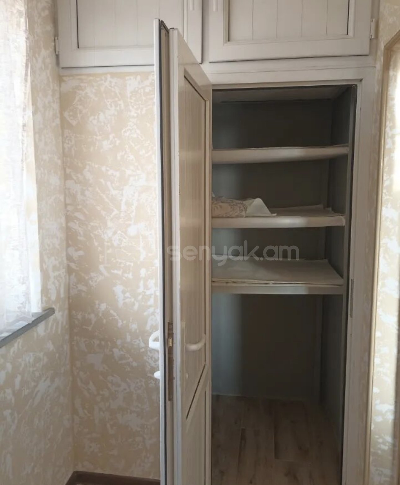 2 Սենյականոց Բնակարան Քարե Շենքում, 60քմ, 4/5 հարկ, Կապիտալ Վերանորոգված, Կահավորված