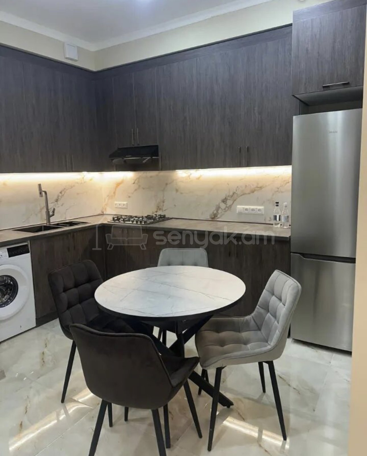 2 Սենյականոց Բնակարան Քարե Շենքում, 65քմ, 4/12 հարկ, Կապիտալ Վերանորոգված, Կահավորված