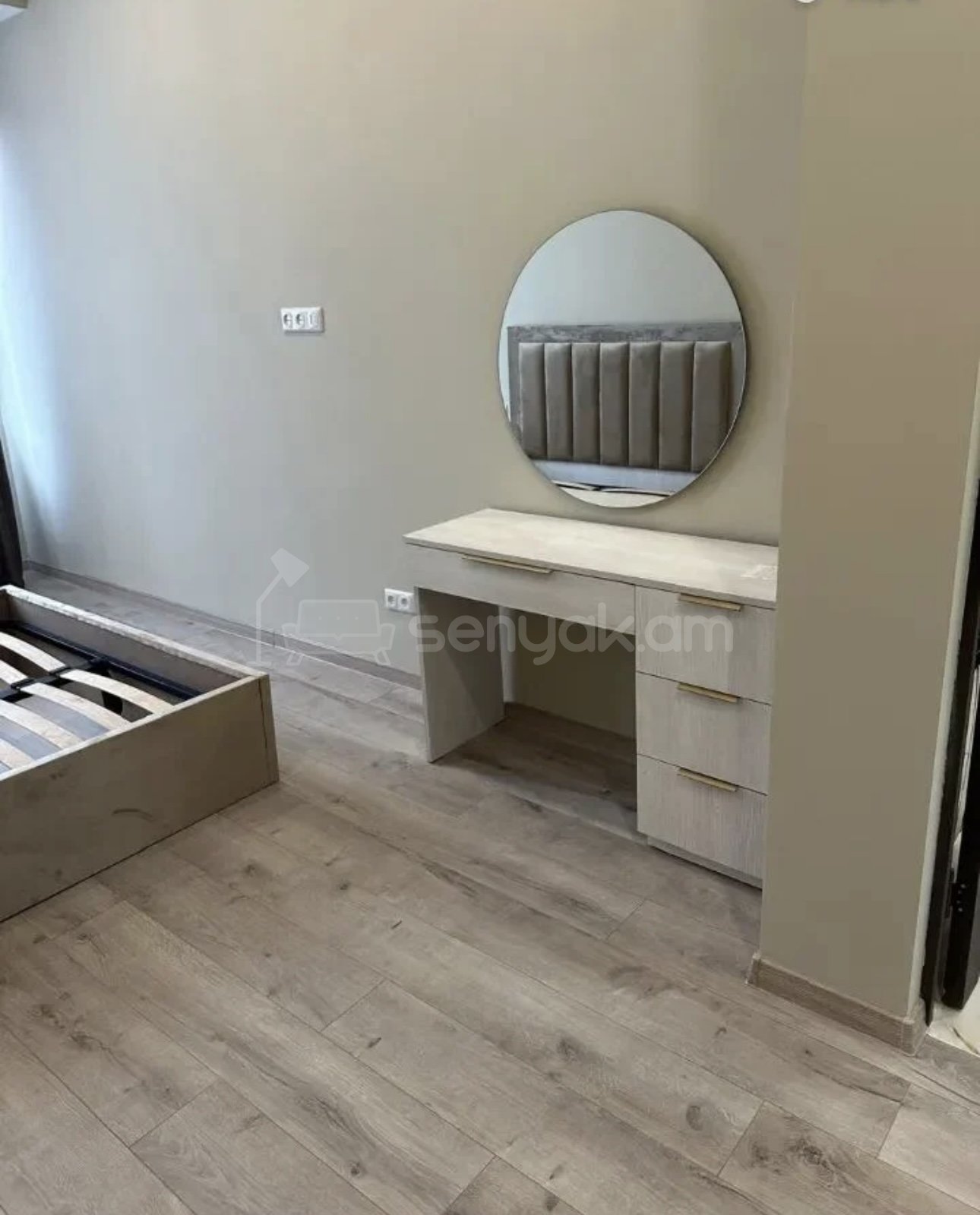 2 Սենյականոց Բնակարան Քարե Շենքում, 65քմ, 4/12 հարկ, Կապիտալ Վերանորոգված, Կահավորված