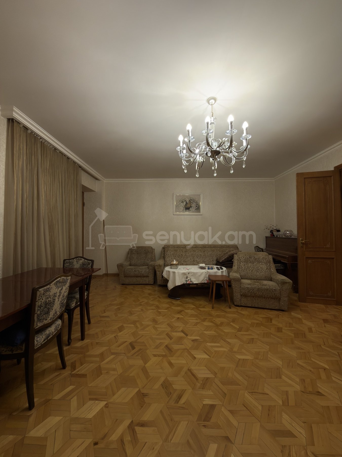 3 Սենյականոց Բնակարան Քարե Շենքում, 100քմ, 4/6 հարկ, Նորմալ Վիճակում
