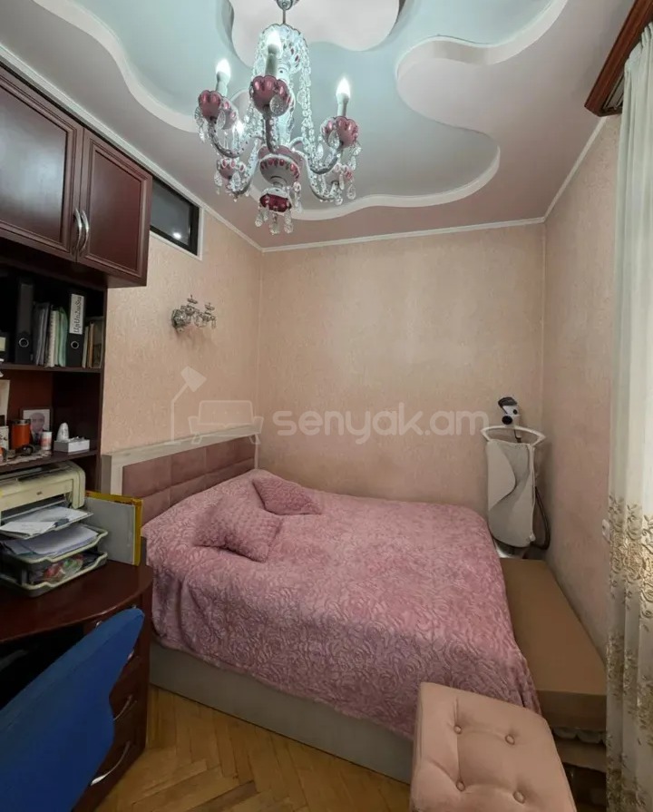 3 Սենյականոց Բնակարան Քարե Շենքում, 59քմ, 4/5 հարկ, Կապիտալ Վերանորոգված