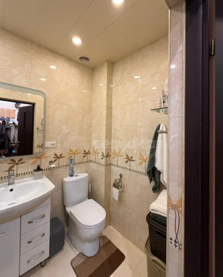 3 Սենյականոց Բնակարան Քարե Շենքում, 59քմ, 4/5 հարկ, Կապիտալ Վերանորոգված