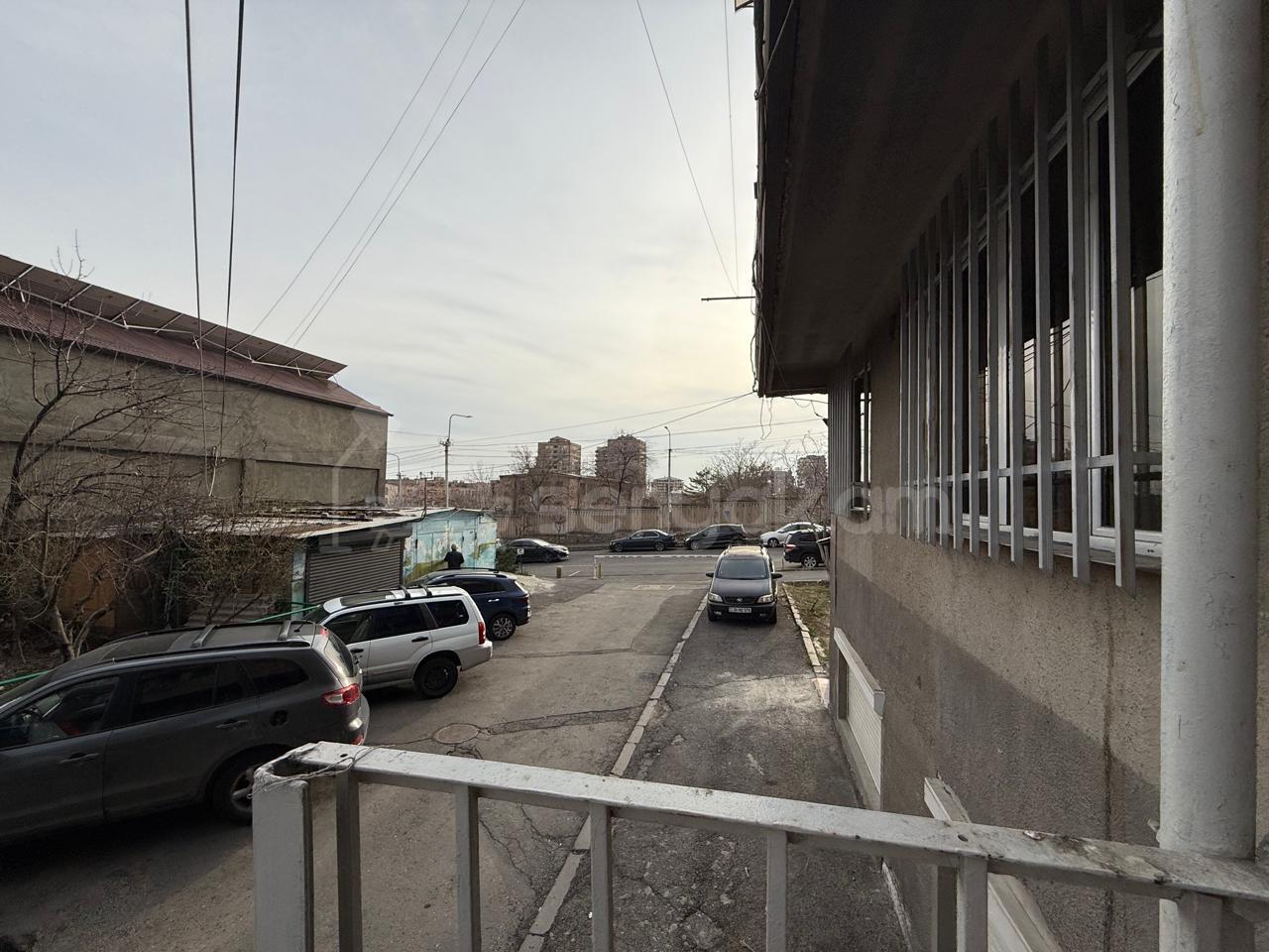 1 Սենյականոց Բնակարան, 42քմ, 8/10 հարկ, Պետական Վիճակում