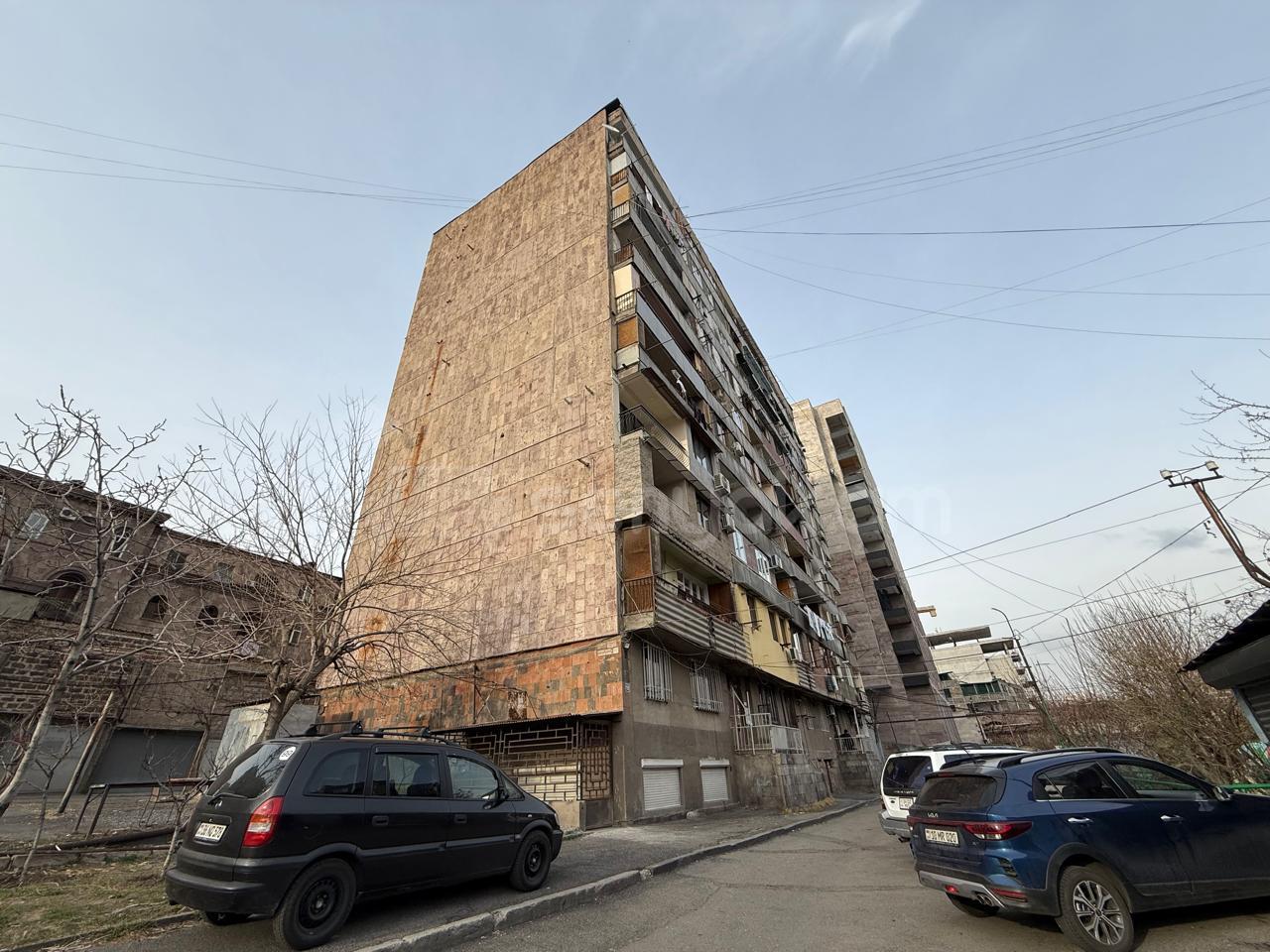 1 Սենյականոց Բնակարան, 42քմ, 8/10 հարկ, Պետական Վիճակում