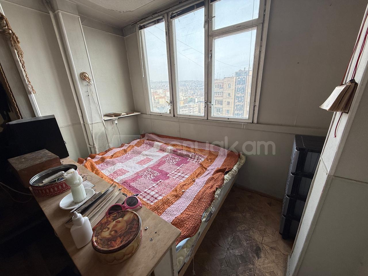 1 Սենյականոց Բնակարան, 42քմ, 8/10 հարկ, Պետական Վիճակում