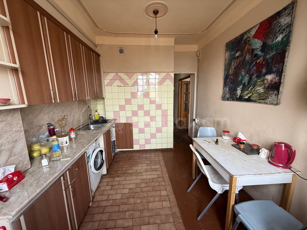 1 Սենյականոց Բնակարան, 42քմ, 8/10 հարկ, Պետական Վիճակում