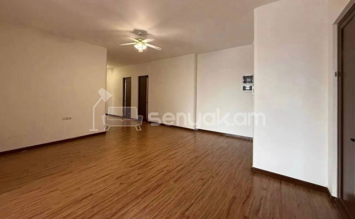 4 Սենյականոց Բնակարան, 215քմ, 5/12 հարկ, Կապիտալ Վերանորոգված