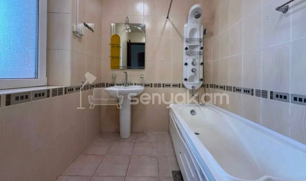 4 Սենյականոց Բնակարան, 215քմ, 5/12 հարկ, Կապիտալ Վերանորոգված