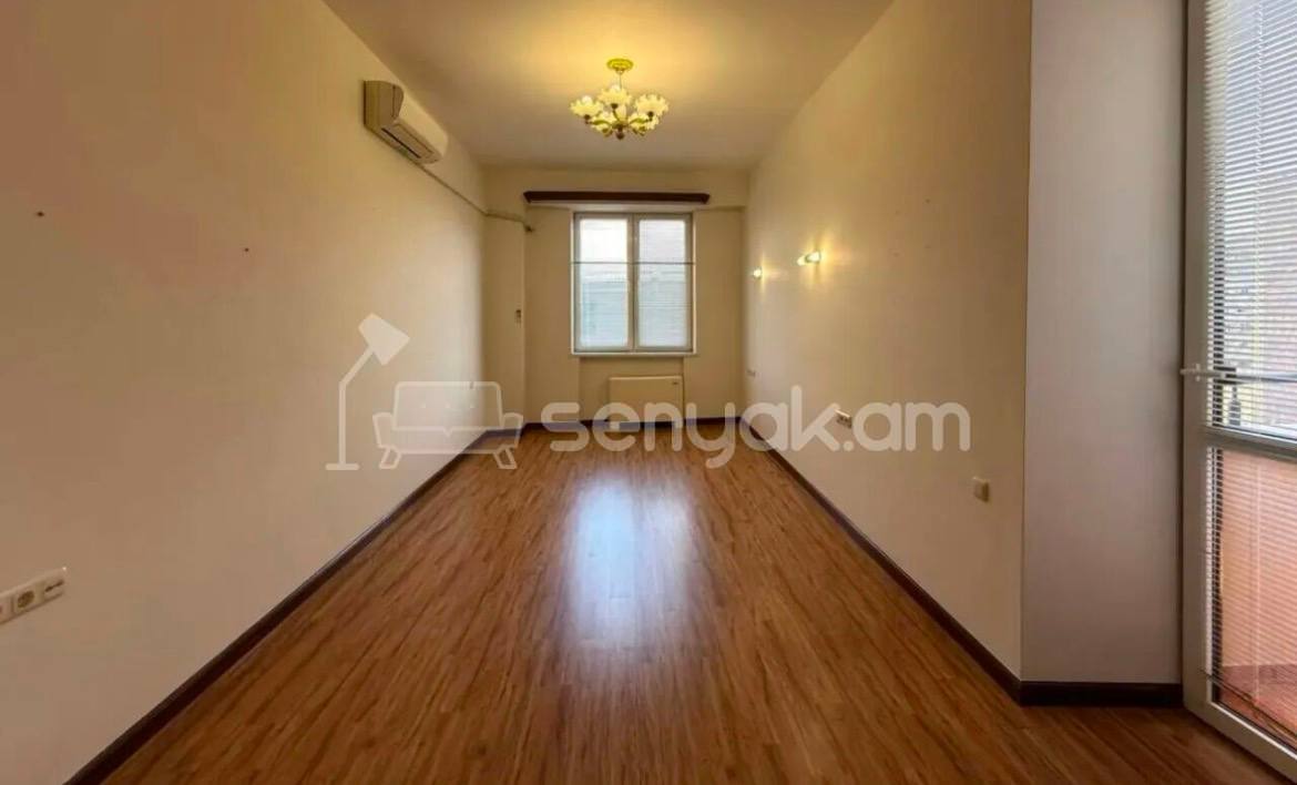 4 Սենյականոց Բնակարան, 215քմ, 5/12 հարկ, Կապիտալ Վերանորոգված