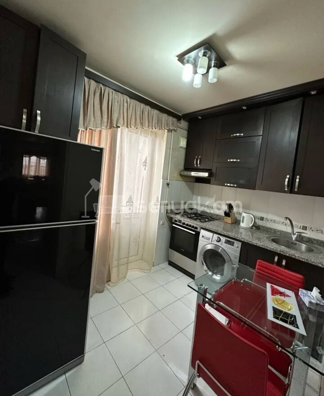 3 Սենյականոց Բնակարան Քարե Շենքում, 76քմ, 4/5 հարկ, Կոսմետիկ Վերանորոգված