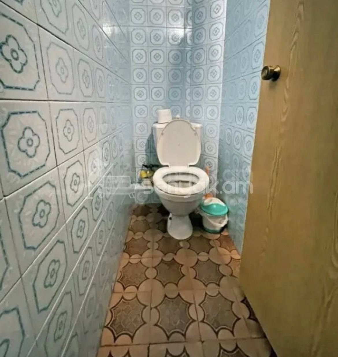 3 Սենյականոց Բնակարան Քարե Շենքում, 108քմ, 2/5 հարկ, Նորմալ Վիճակում