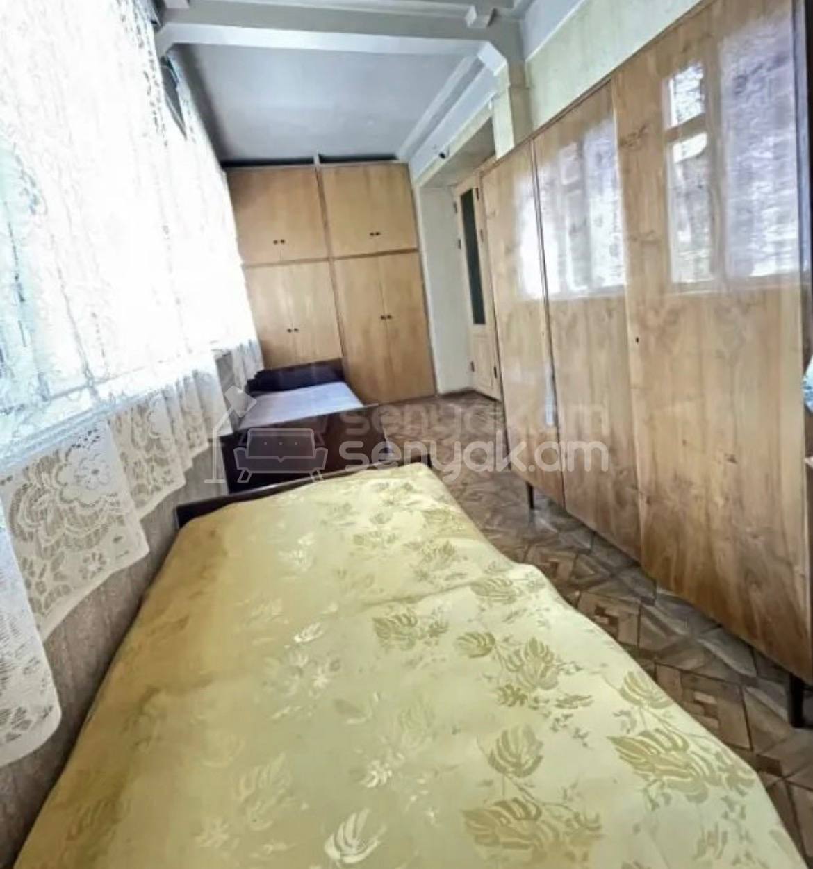 3 Սենյականոց Բնակարան Քարե Շենքում, 108քմ, 2/5 հարկ, Նորմալ Վիճակում