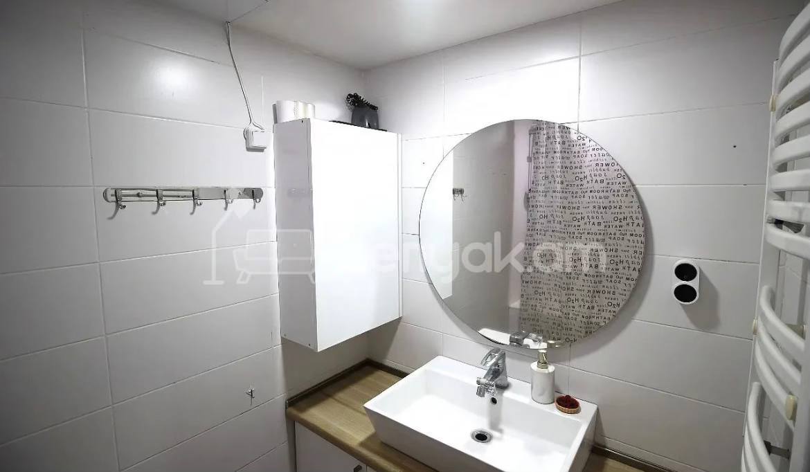 4 Սենյականոց Բնակարան, 103քմ, 6/14 հարկ, Նորմալ Վիճակում