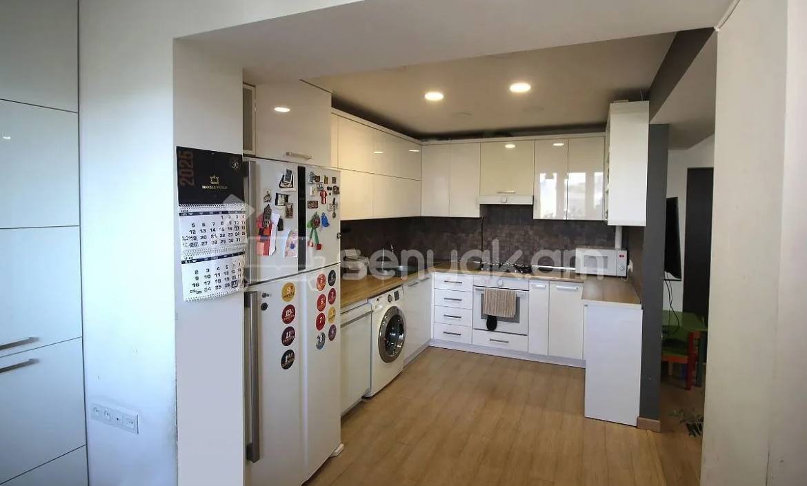 4 Սենյականոց Բնակարան, 103քմ, 6/14 հարկ, Նորմալ Վիճակում