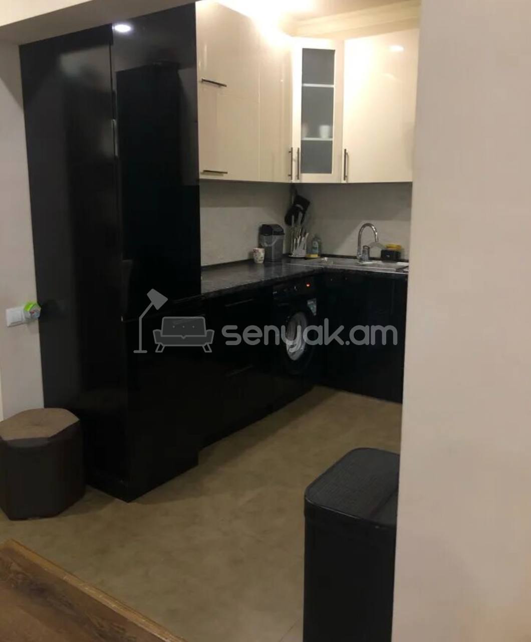 3 Սենյականոց Բնակարան Քարե Շենքում, 70քմ, 4/4 հարկ, Դիզայներական Վերանորոգված