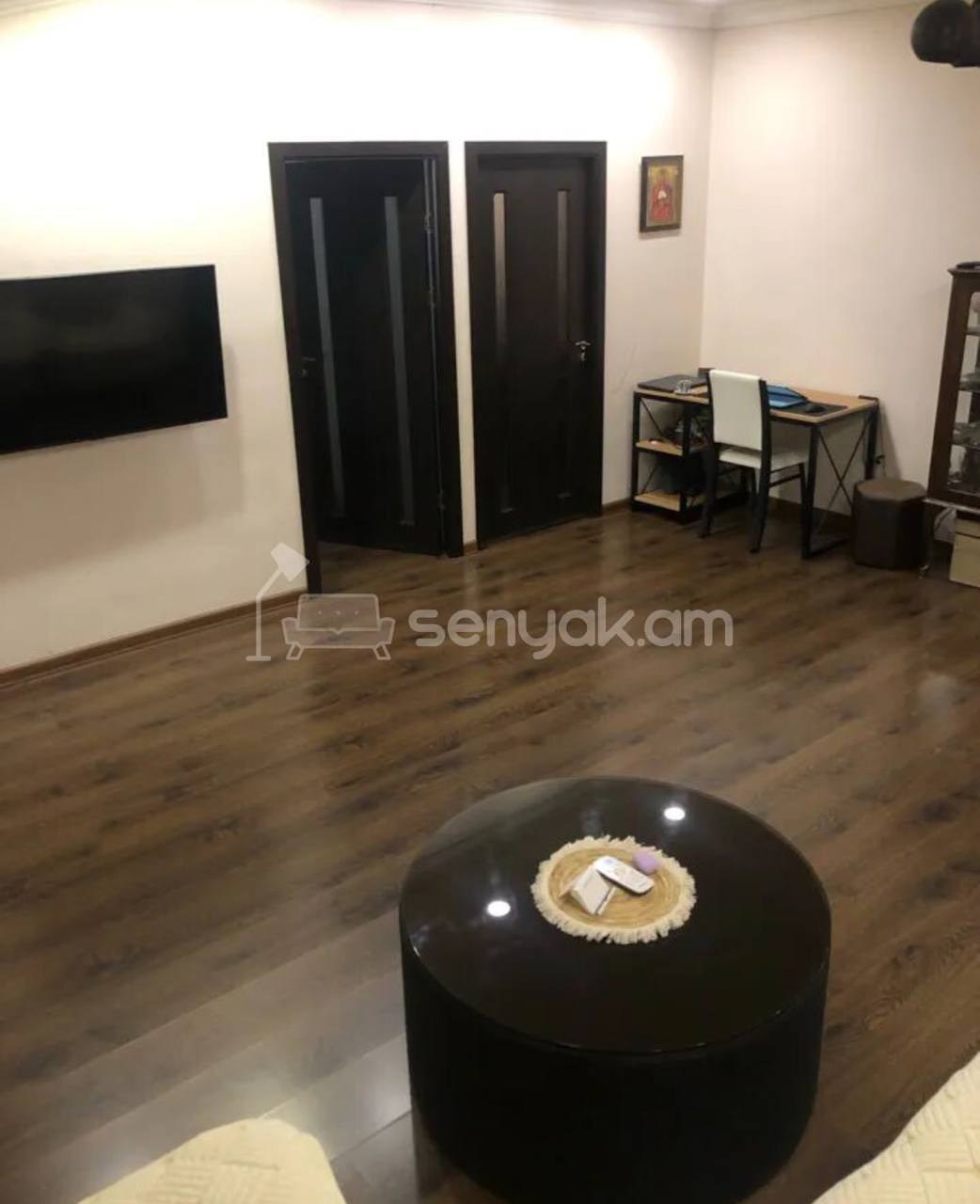 3 Սենյականոց Բնակարան Քարե Շենքում, 70քմ, 4/4 հարկ, Դիզայներական Վերանորոգված