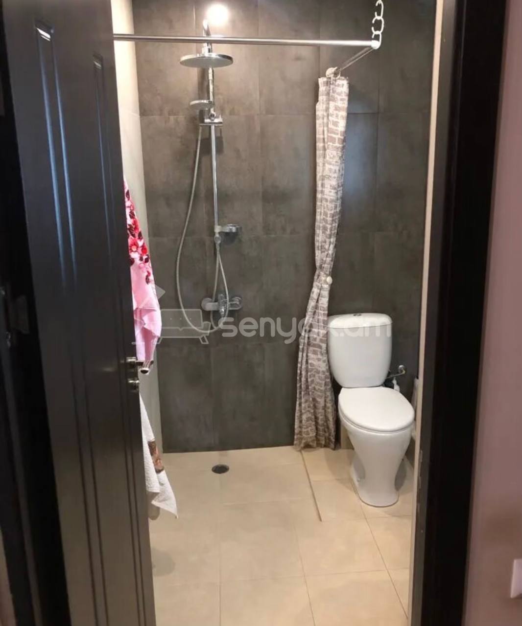 3 Սենյականոց Բնակարան Քարե Շենքում, 70քմ, 4/4 հարկ, Դիզայներական Վերանորոգված