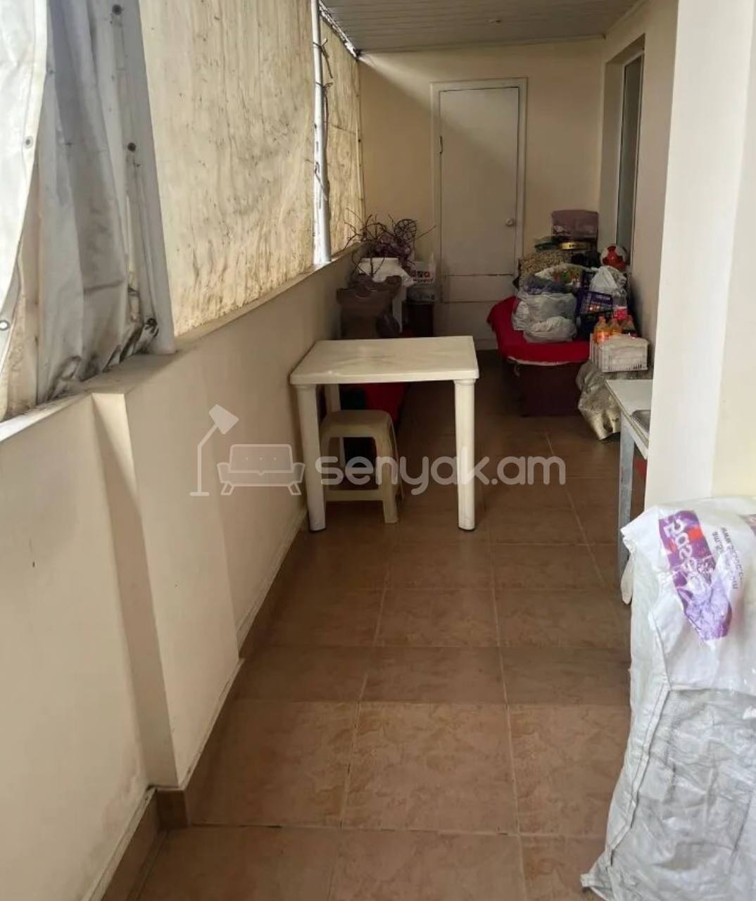 4 Սենյականոց Բնակարան Քարե Շենքում, 105քմ, 6/6 հարկ, Կոսմետիկ Վերանորոգված