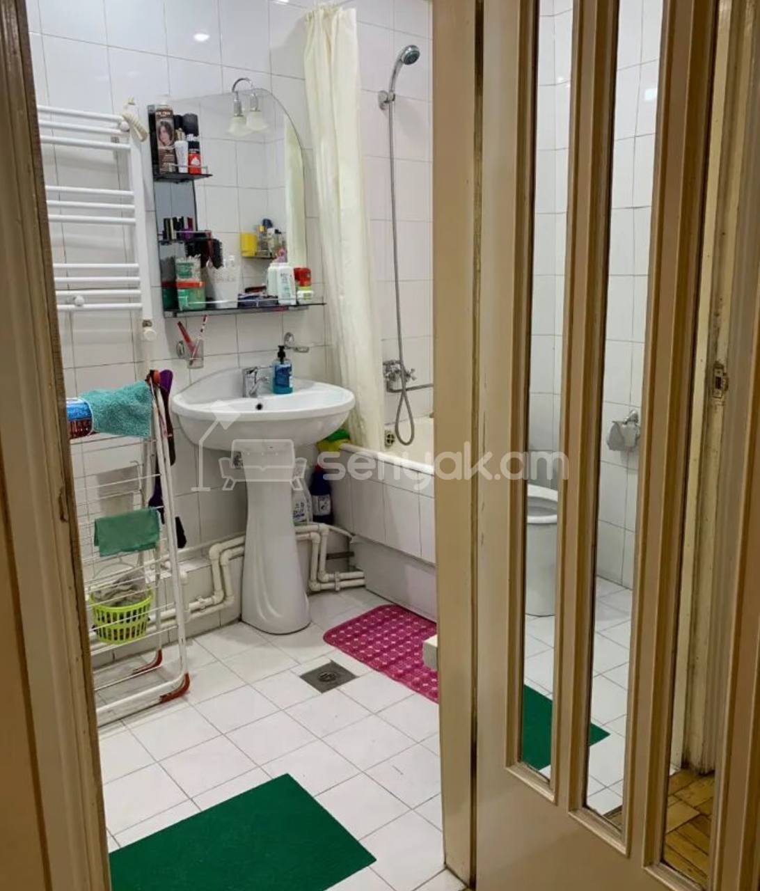 4 Սենյականոց Բնակարան Քարե Շենքում, 105քմ, 6/6 հարկ, Կոսմետիկ Վերանորոգված