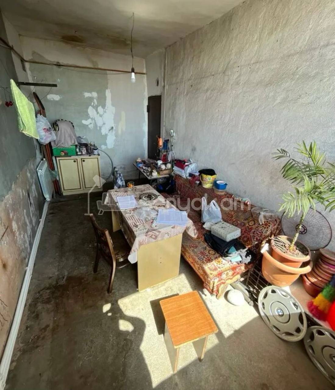 4 Սենյականոց Բնակարան Քարե Շենքում, 100քմ, 4/5 հարկ, Կապիտալ Վերանորոգված