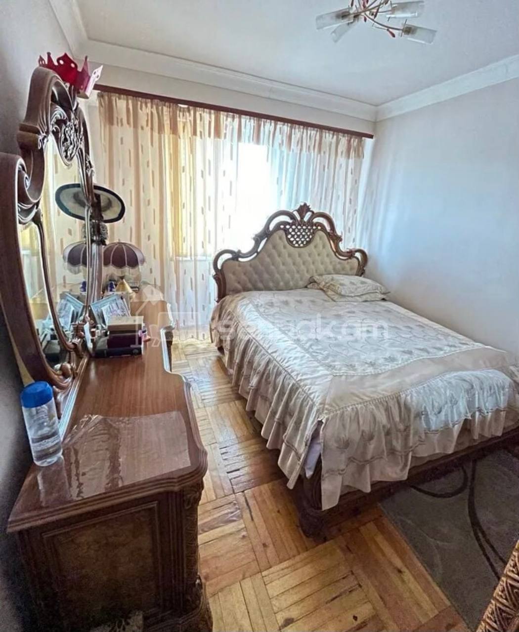 4 Սենյականոց Բնակարան Քարե Շենքում, 100քմ, 4/5 հարկ, Կապիտալ Վերանորոգված