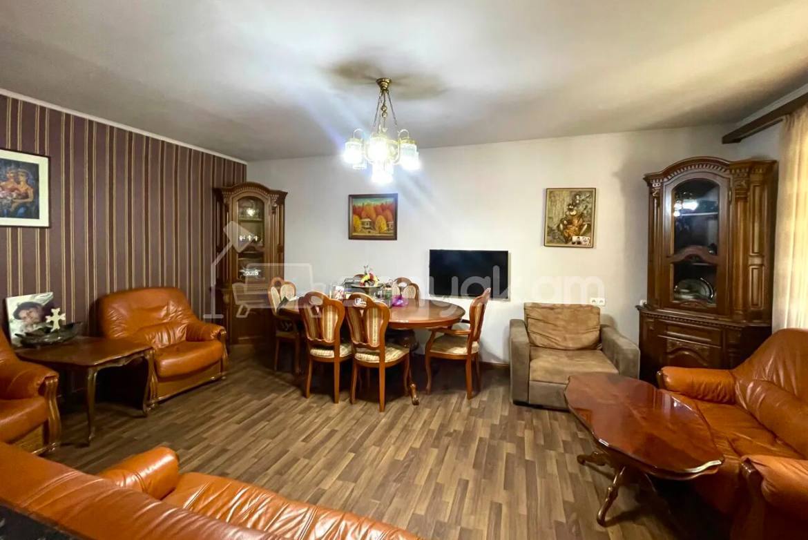 2 Սենյականոց Բնակարան Քարե Շենքում, 78քմ, 2/7 հարկ, Կապիտալ Վերանորոգված