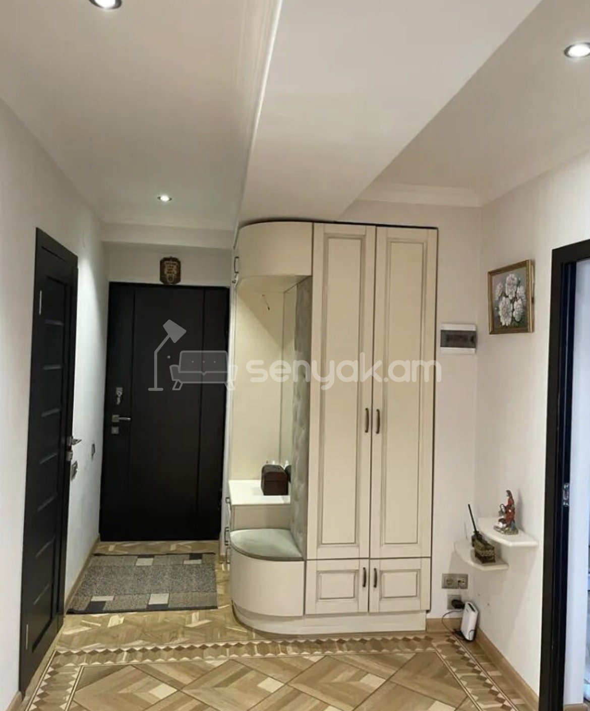 3 Սենյականոց Բնակարան Քարե Շենքում, 92քմ, 5/9 հարկ, Դիզայներական Վերանորոգված