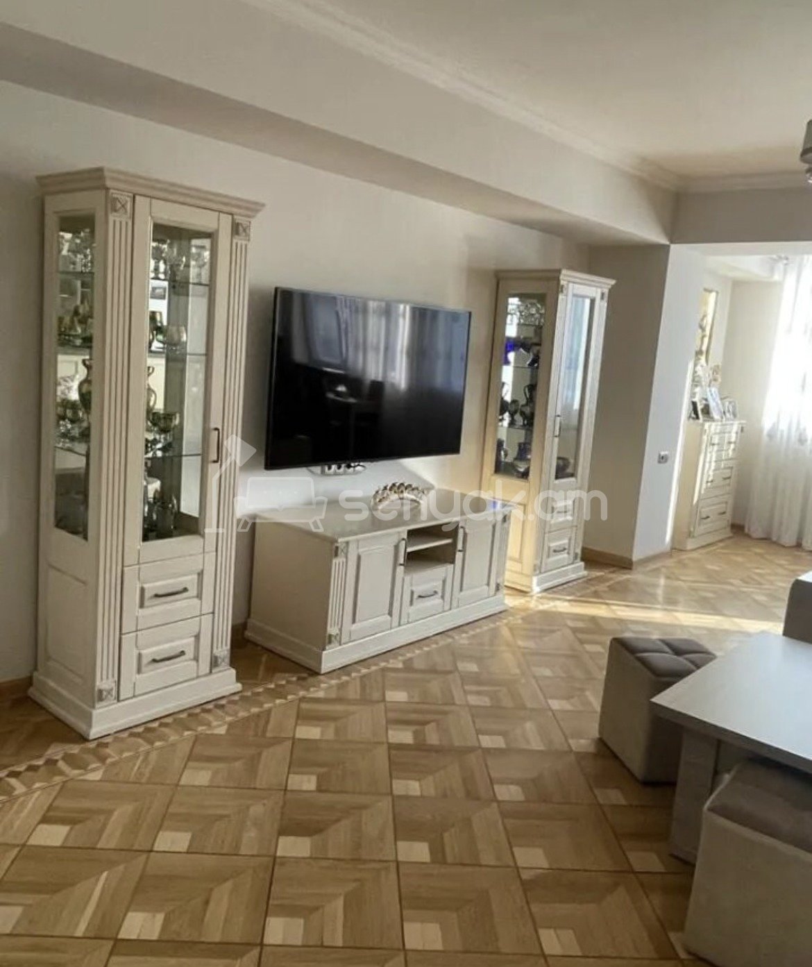 3 Սենյականոց Բնակարան Քարե Շենքում, 92քմ, 5/9 հարկ, Դիզայներական Վերանորոգված