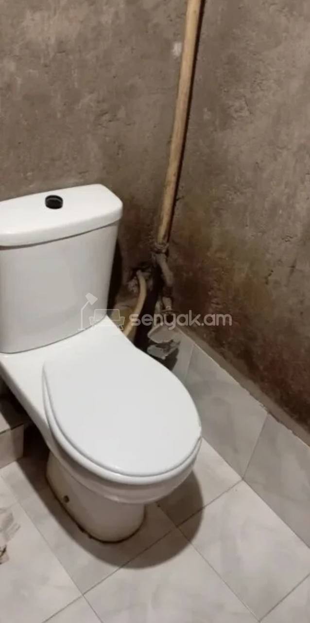 4 Սենյականոց Բնակարան, 85քմ, 3/9 հարկ, Պետական Վիճակում