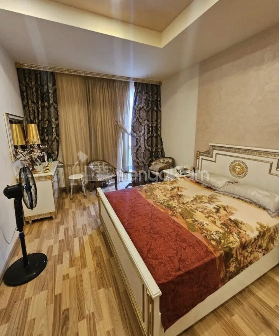 4 Սենյականոց Բնակարան Քարե Շենքում, 109քմ, 4/4 հարկ, Կապիտալ Վերանորոգված