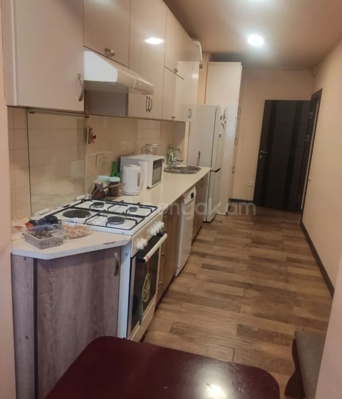 3 Սենյականոց Բնակարան, 98քմ, 2/9 հարկ, Կապիտալ Վերանորոգված