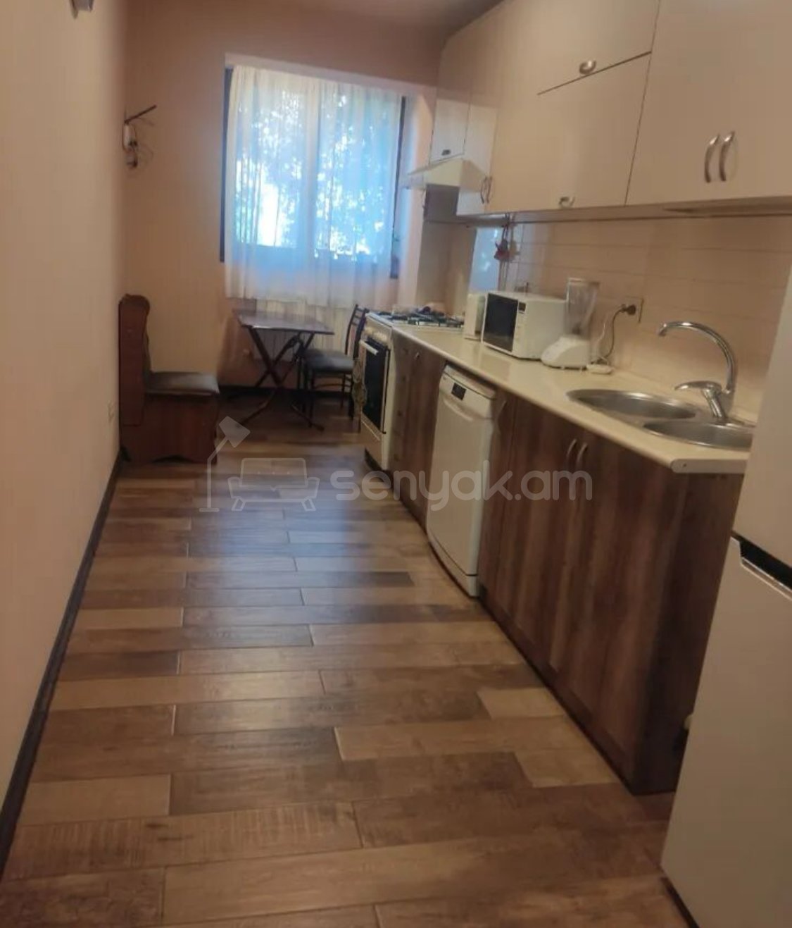 3 Սենյականոց Բնակարան, 98քմ, 2/9 հարկ, Կապիտալ Վերանորոգված