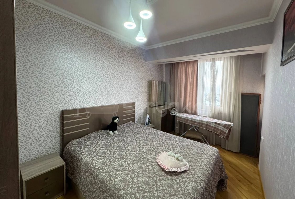 3 Սենյականոց Բնակարան Քարե Շենքում, 78քմ, 5/5 հարկ, Դիզայներական Վերանորոգված, Կահավորված