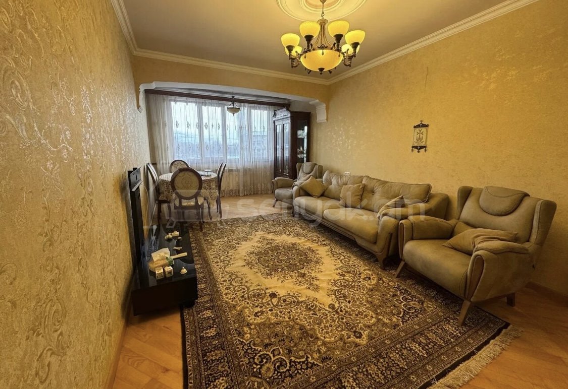 3 Սենյականոց Բնակարան Քարե Շենքում, 78քմ, 5/5 հարկ, Դիզայներական Վերանորոգված, Կահավորված