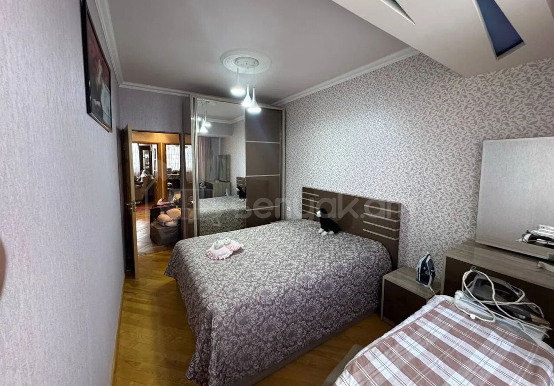 3 Սենյականոց Բնակարան Քարե Շենքում, 78քմ, 5/5 հարկ, Դիզայներական Վերանորոգված, Կահավորված