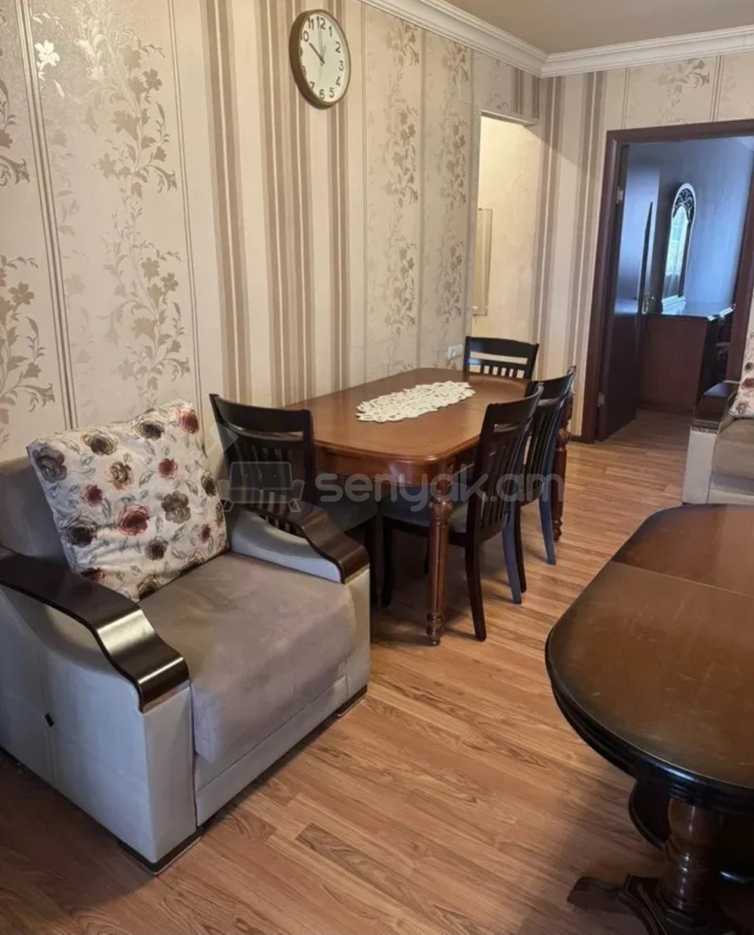 3 Սենյականոց Բնակարան Քարե Շենքում, 54քմ, 5/5 հարկ, Կապիտալ Վերանորոգված, Կահավորված, Արևկող