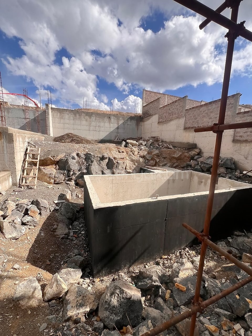 5 Սենյականոց Շքեղ Առանձնատուն, 237քմ, Լողավազանով, Ավտոտնակով