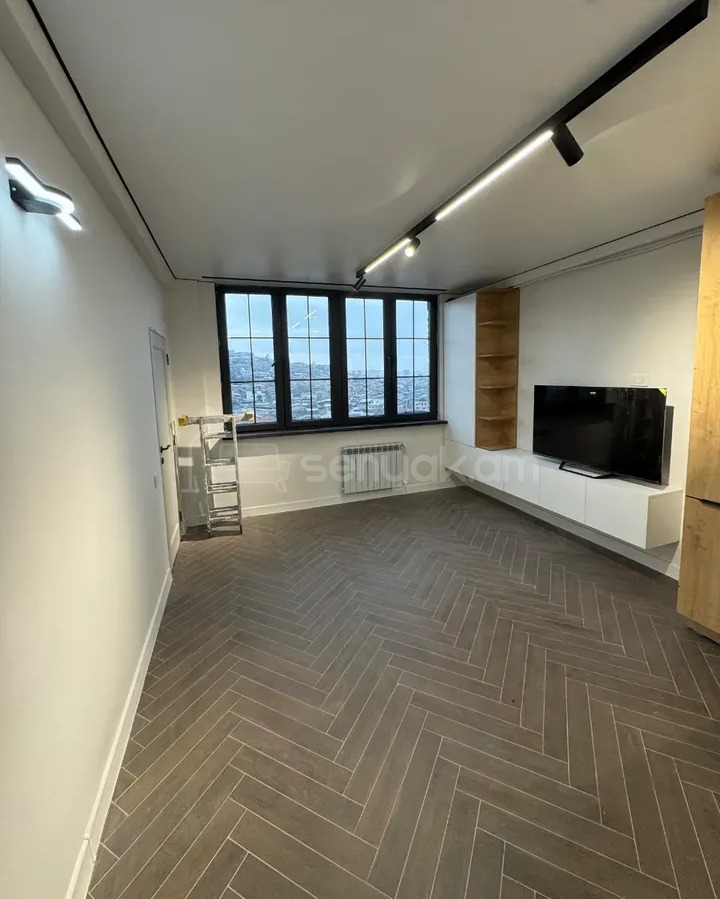 2 Սենյականոց Բնակարան, 41քմ, 9/10 հարկ, Դիզայներական Վերանորոգված