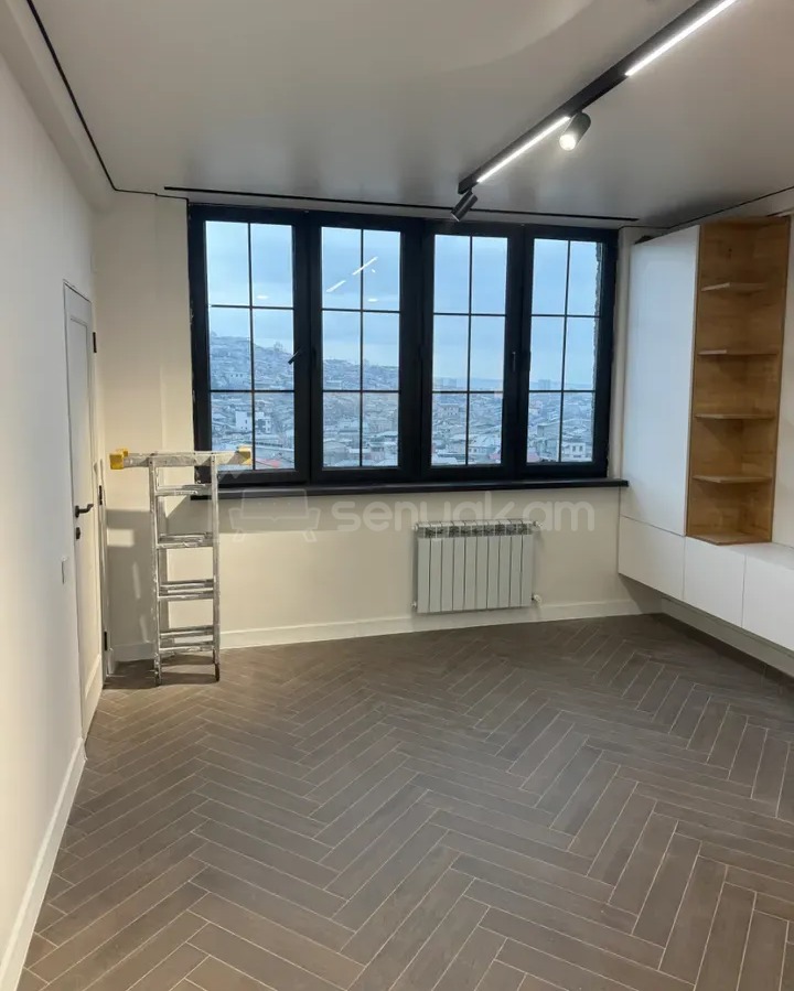 2 Սենյականոց Բնակարան, 41քմ, 9/10 հարկ, Դիզայներական Վերանորոգված