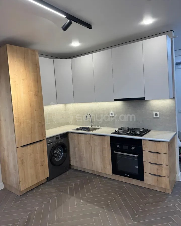 2 Սենյականոց Բնակարան, 41քմ, 9/10 հարկ, Դիզայներական Վերանորոգված